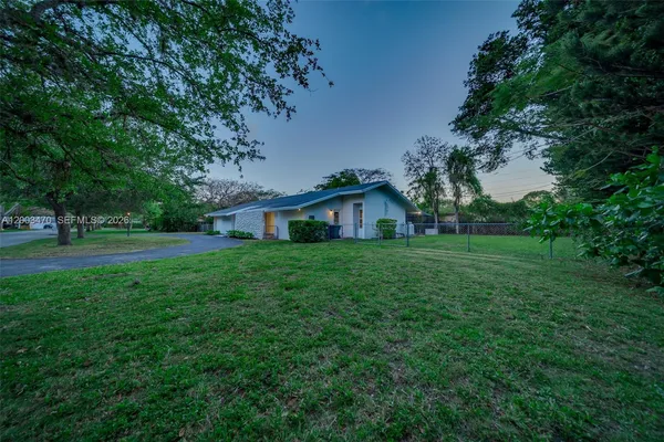 $1,590,000 | 13100 Southwest 81st Avenue, Pinecrest, FL 33156
