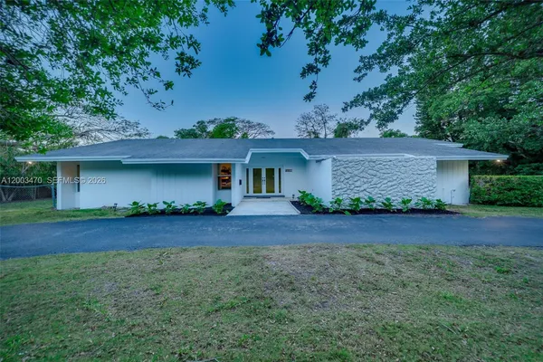 $1,590,000 | 13100 Southwest 81st Avenue, Pinecrest, FL 33156