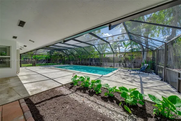 $1,590,000 | 13100 Southwest 81st Avenue, Pinecrest, FL 33156