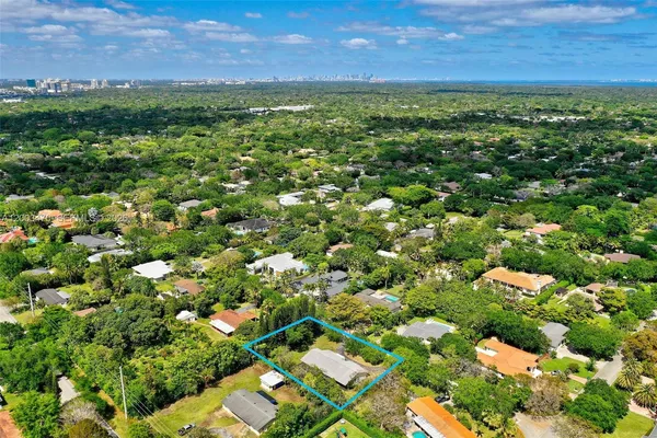$1,590,000 | 13100 Southwest 81st Avenue, Pinecrest, FL 33156