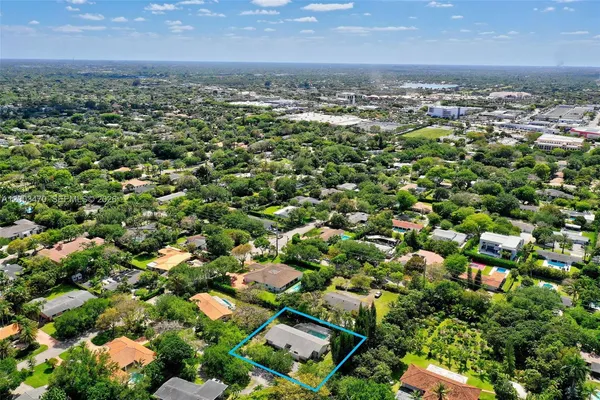 $1,590,000 | 13100 Southwest 81st Avenue, Pinecrest, FL 33156