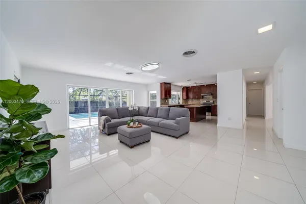 $1,590,000 | 13100 Southwest 81st Avenue, Pinecrest, FL 33156