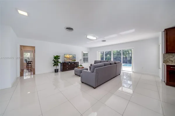 $1,590,000 | 13100 Southwest 81st Avenue, Pinecrest, FL 33156