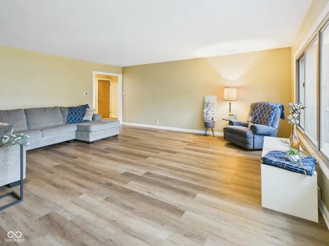 $219,900 | 307 North Winthrop Road, Muncie, IN 47304