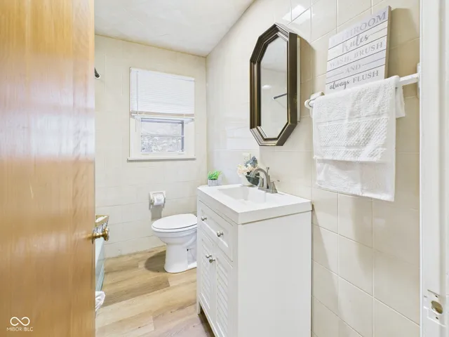 $219,900 | 307 North Winthrop Road, Muncie, IN 47304