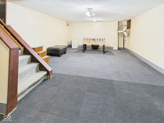 $219,900 | 307 North Winthrop Road, Muncie, IN 47304