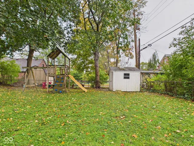 $219,900 | 307 North Winthrop Road, Muncie, IN 47304