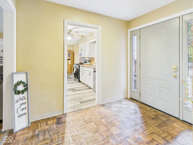 $219,900 | 307 North Winthrop Road, Muncie, IN 47304