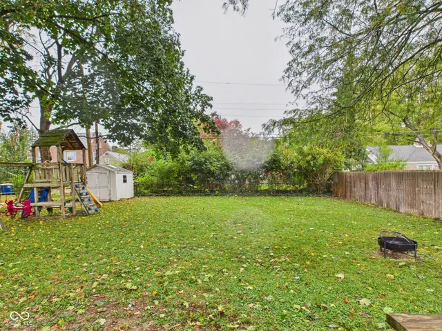 $219,900 | 307 North Winthrop Road, Muncie, IN 47304