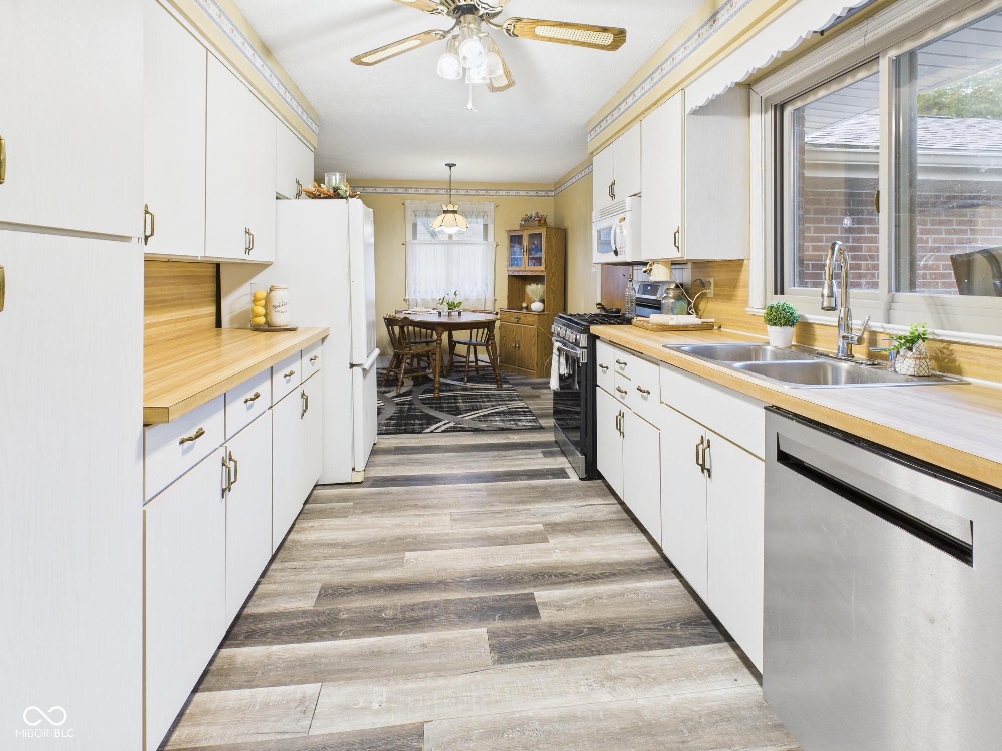 307 North Winthrop Road Muncie, IN 47304 - Photo 4 of 37