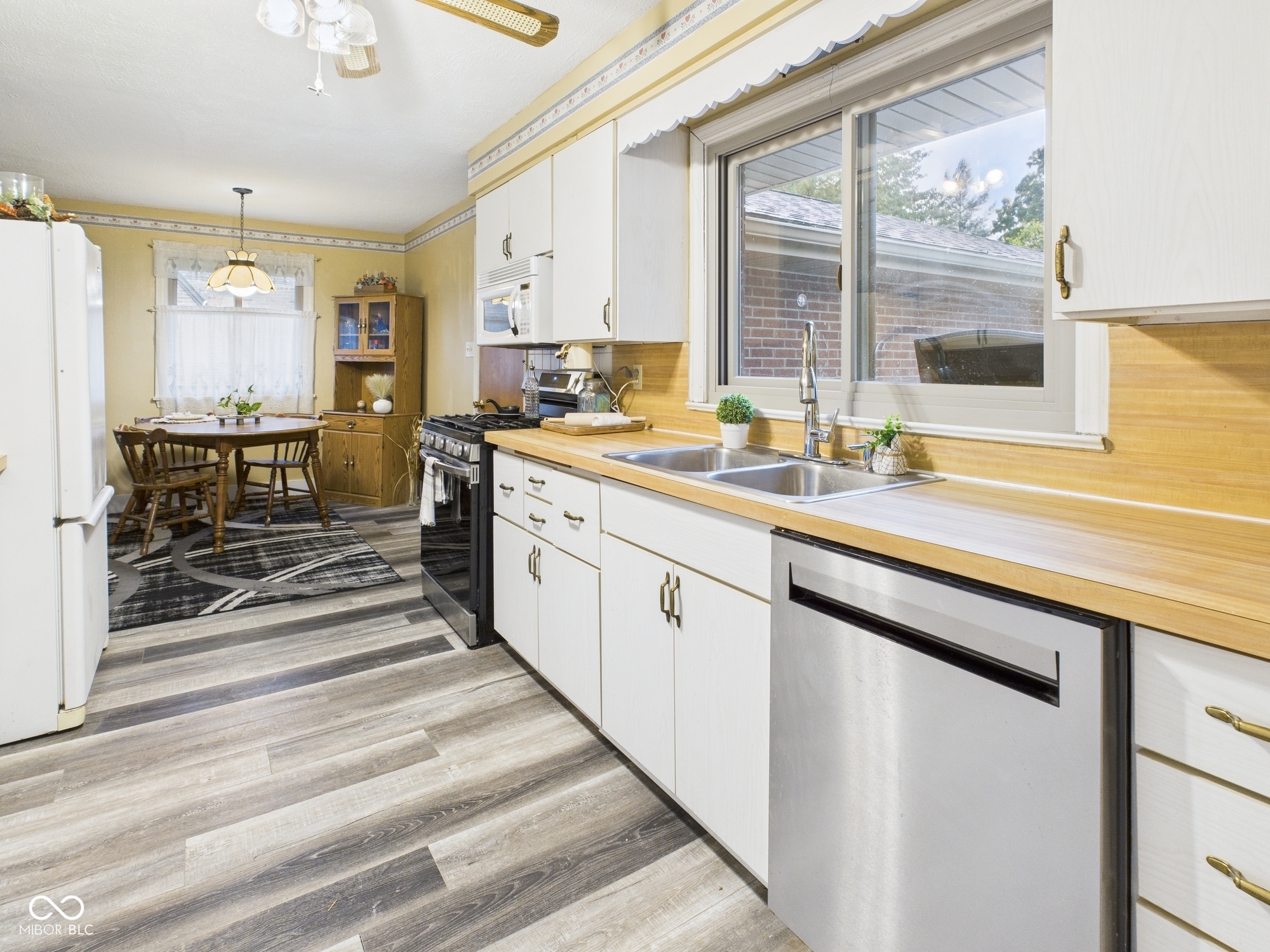 307 North Winthrop Road Muncie, IN 47304 - Photo 6 of 37