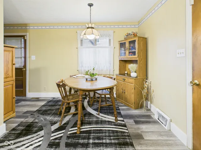 $219,900 | 307 North Winthrop Road, Muncie, IN 47304