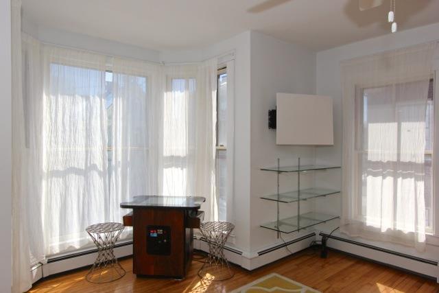 199 Spring Street, Unit 3 Portland, ME 04102 - Photo 6 of 14 Living