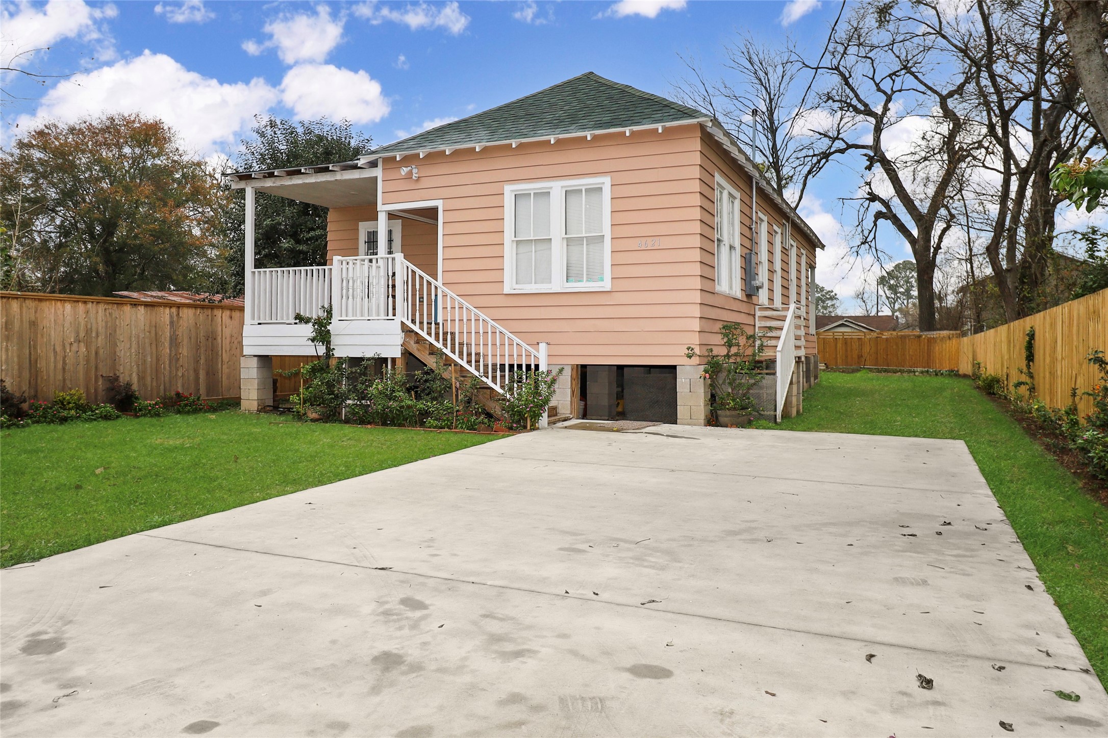 4621 Wiley Road Houston, TX 77093 - Photo 4 of 12