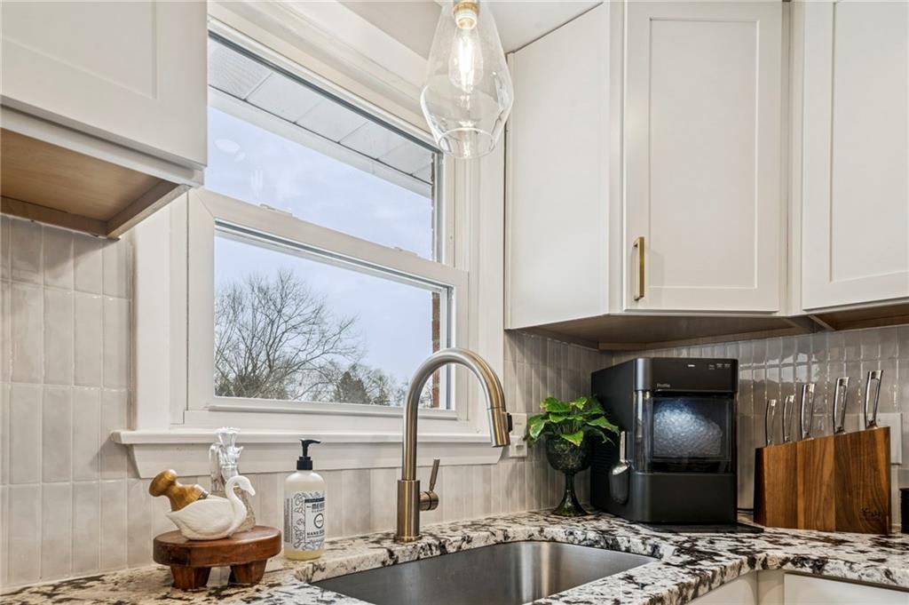 1521 Robbins Station Road Irwin, PA 15642 - Photo 13 of 35