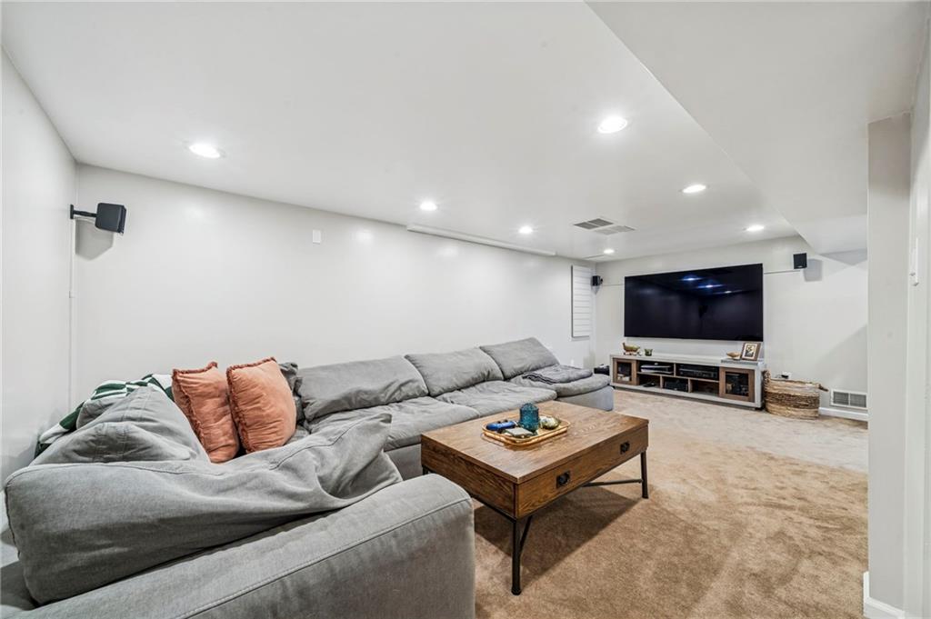 1521 Robbins Station Road Irwin, PA 15642 - Photo 23 of 35