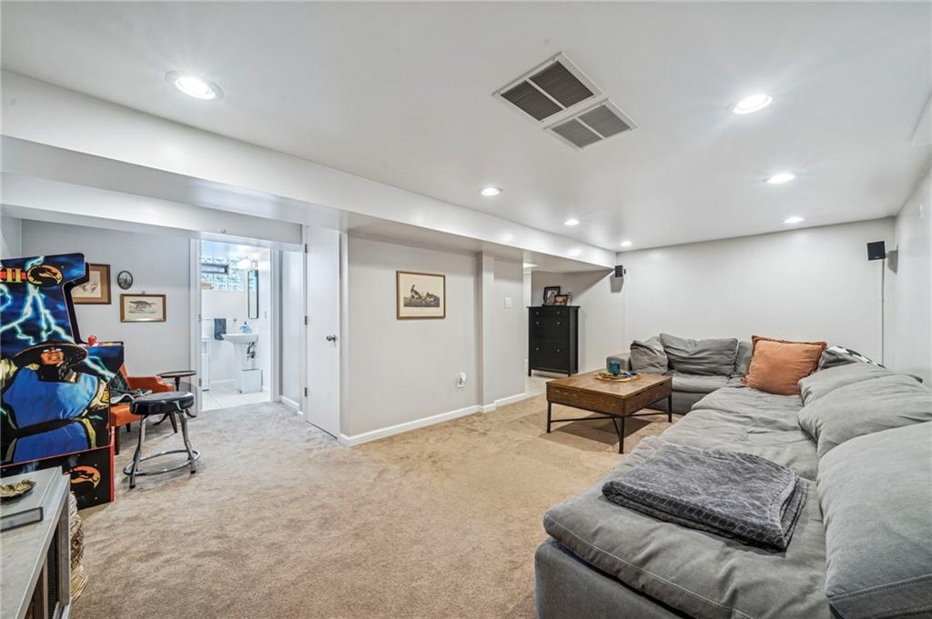 1521 Robbins Station Road Irwin, PA 15642 - Photo 24 of 35