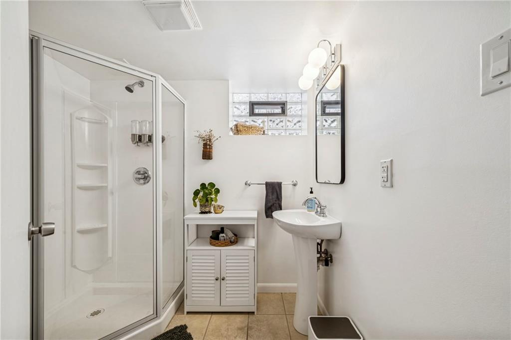 1521 Robbins Station Road Irwin, PA 15642 - Photo 26 of 35