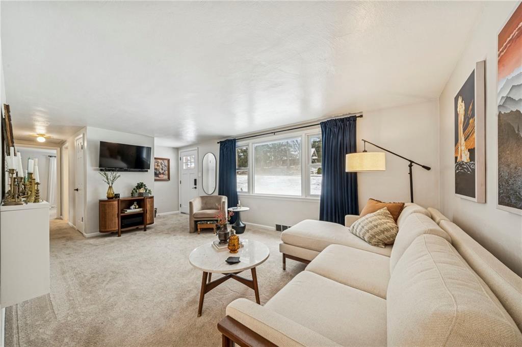 1521 Robbins Station Road Irwin, PA 15642 - Photo 6 of 35