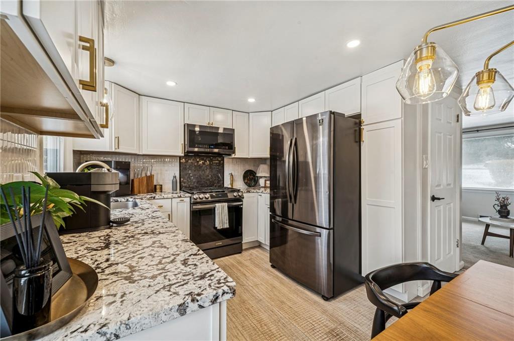 1521 Robbins Station Road Irwin, PA 15642 - Photo 10 of 35