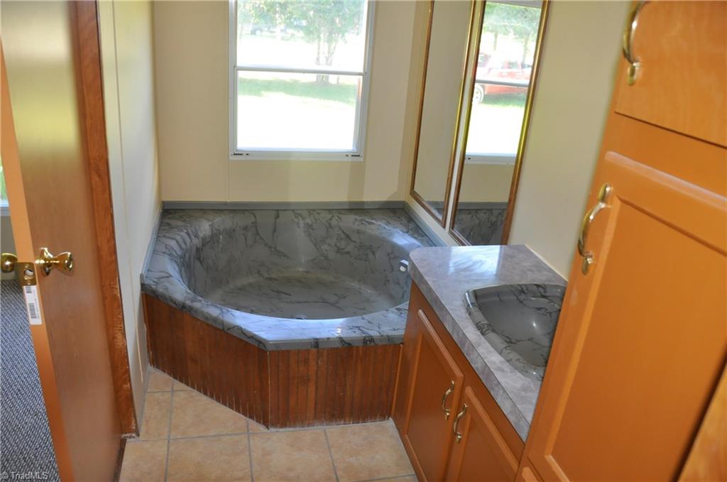 300 Cranford Road Denton, NC 27239 - Photo 8 of 18 Gallery Image 8
