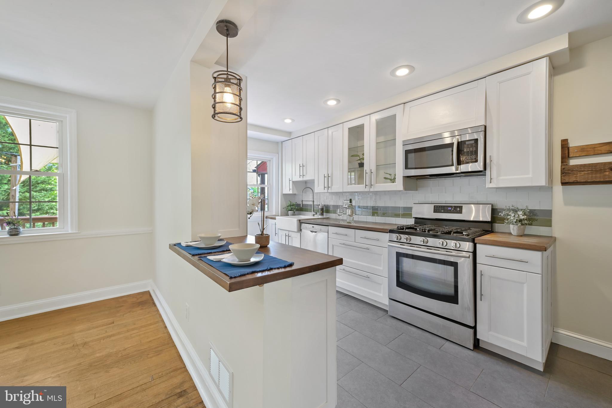 353 Whitfield Road Catonsville, MD 21228 - Photo 11 of 30 Breakfast bar and kitchen