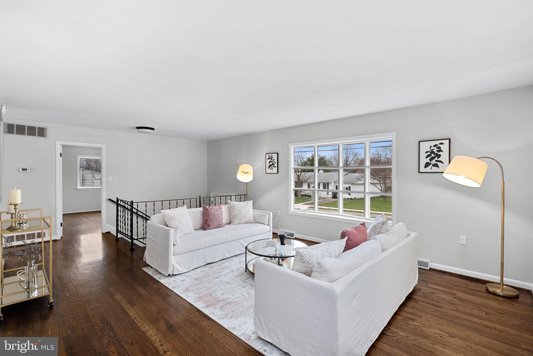 647 Battle Avenue Winchester, VA 22601 - Photo 3 of 9 Living Room