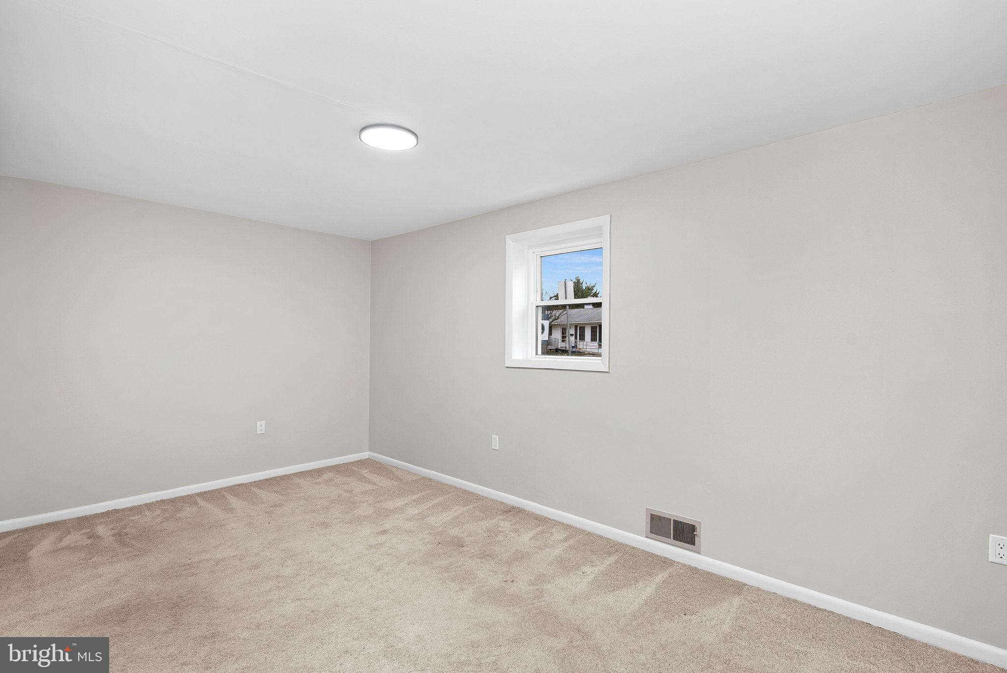 647 Battle Avenue Winchester, VA 22601 - Photo 34 of 44 an empty room with a window