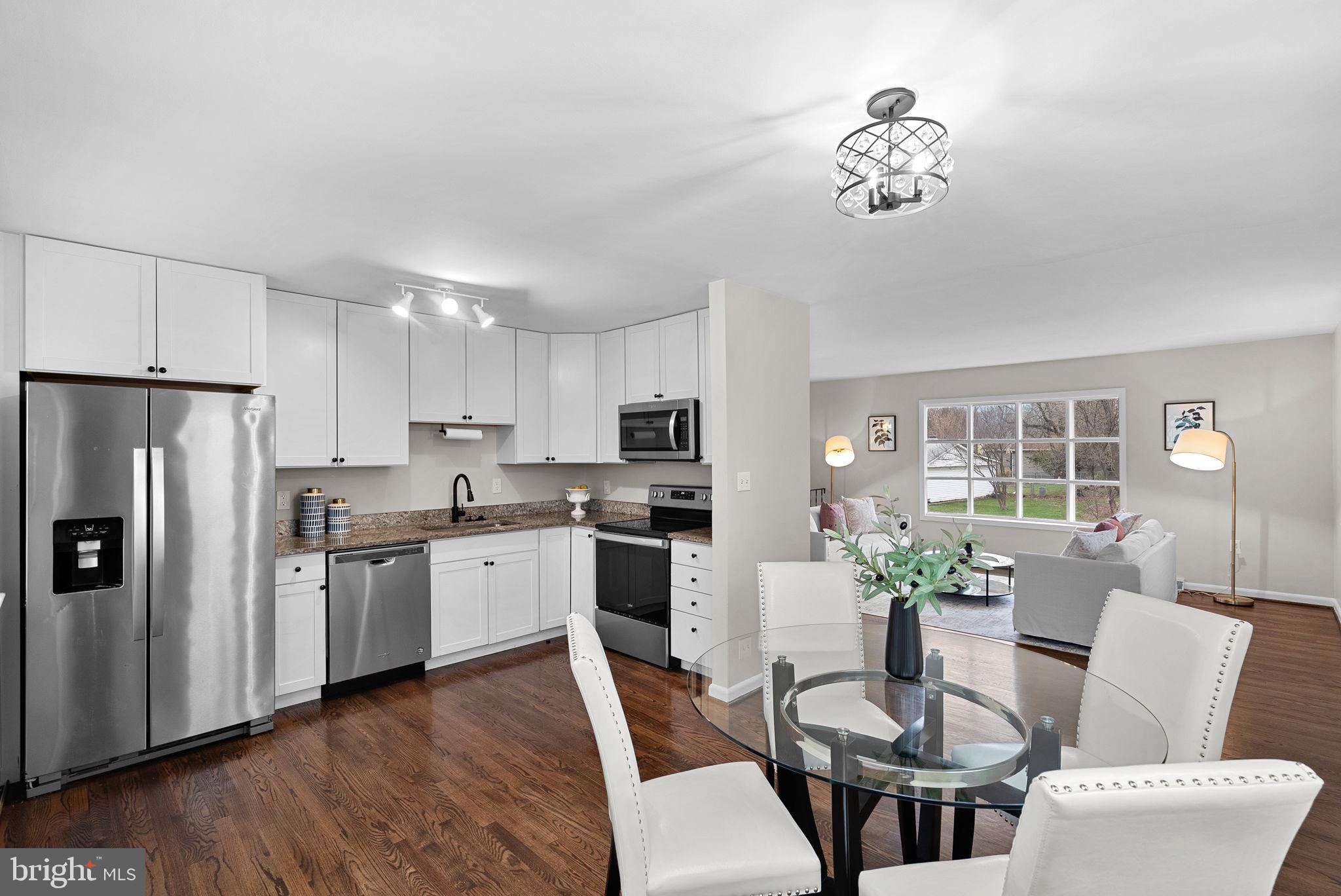 647 Battle Avenue Winchester, VA 22601 - Photo 5 of 9 Kitchen & Dining Room