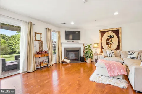 $390,000 | 244 MacDonald Avenue, Unit 16, Wyncote, PA 19095