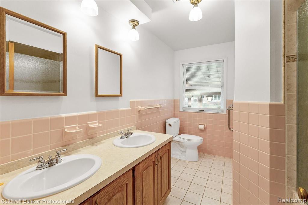 16146 Beverly Road Beverly Hills, MI 48025 - Photo 17 of 31