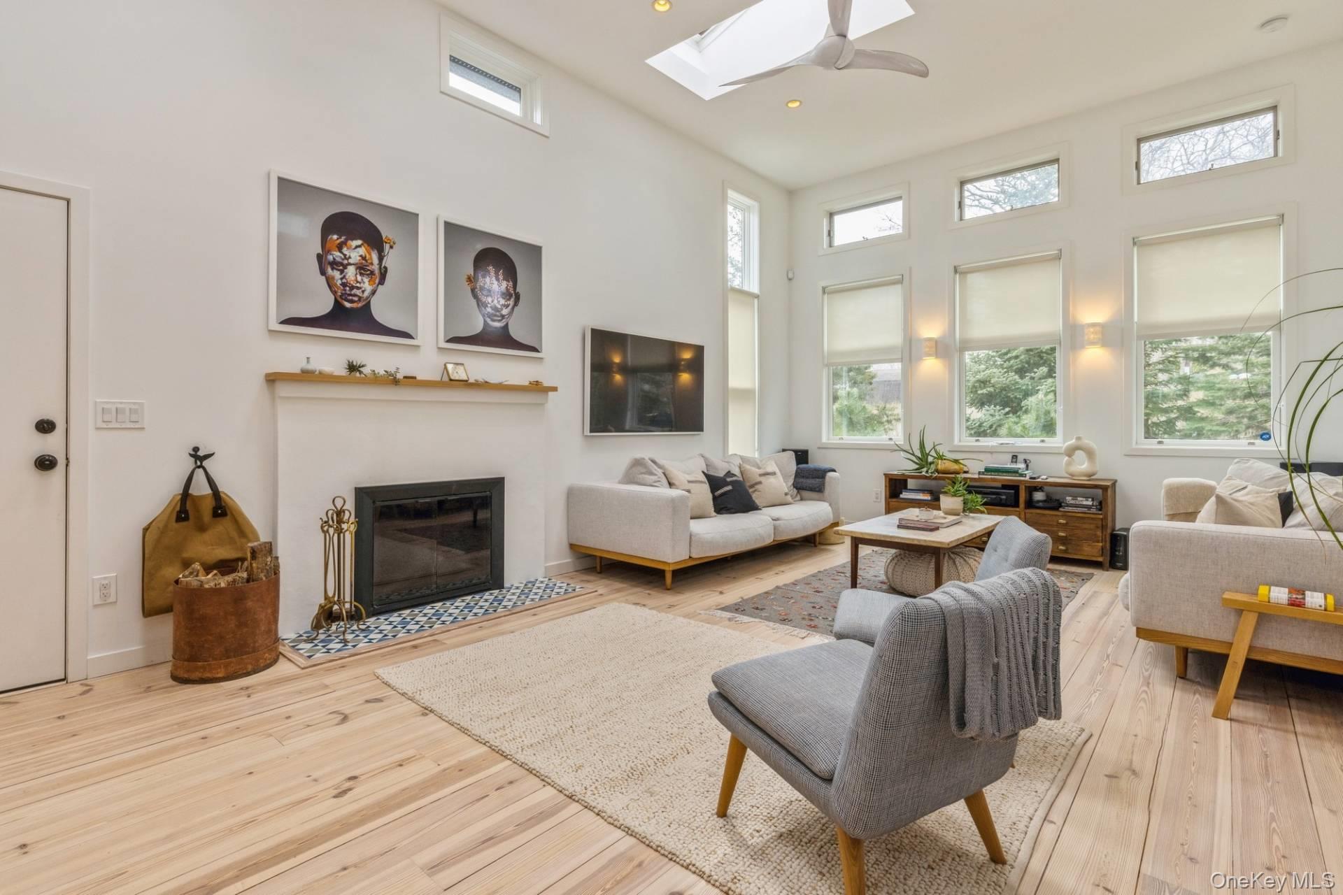 85 Camberly Road East Hampton, NY 11937 - Photo 2 of 4