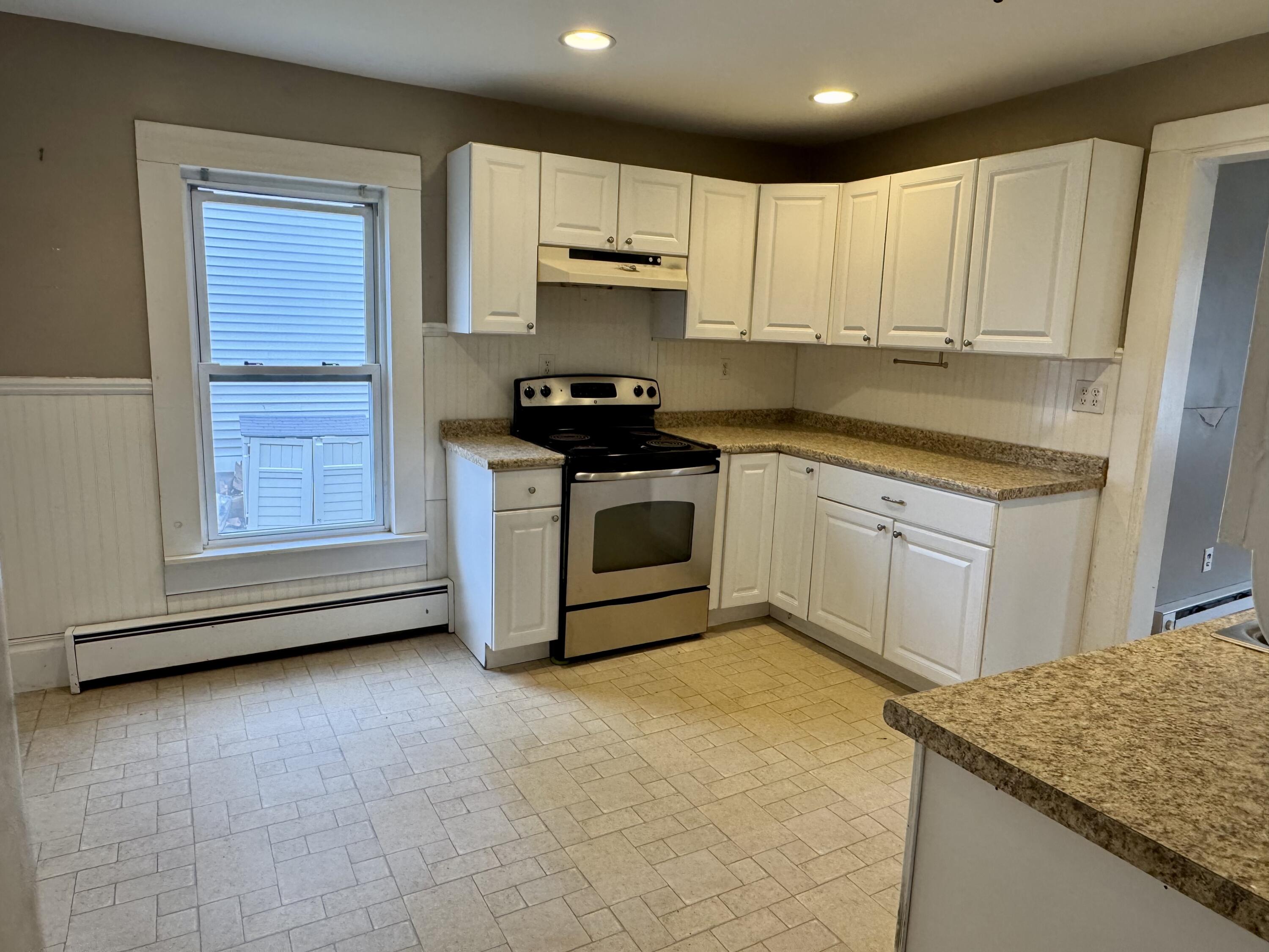8 Lozier Place Plattsburgh, NY 12901 - Photo 5 of 17