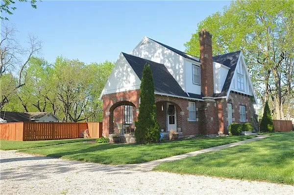 $379,999 | 511 West North Avenue, Belton, MO 64012