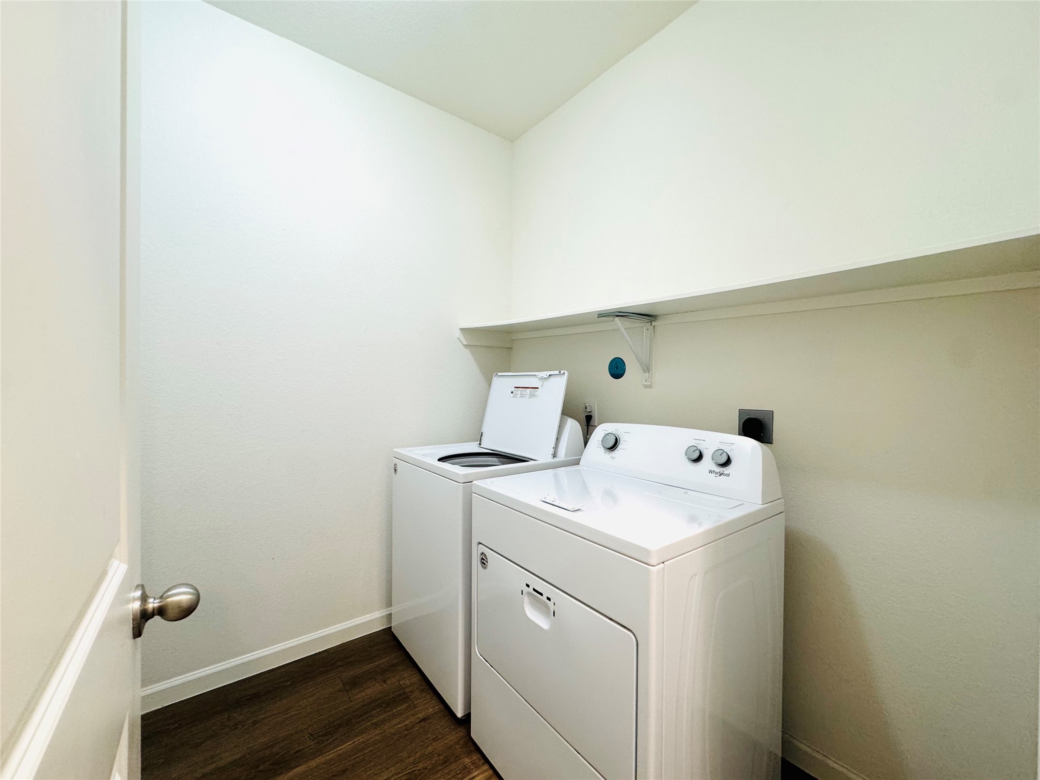 1013 Pitch Pine Brookshire, TX 77423 - Photo 16 of 30 a utility room with dryer and washer