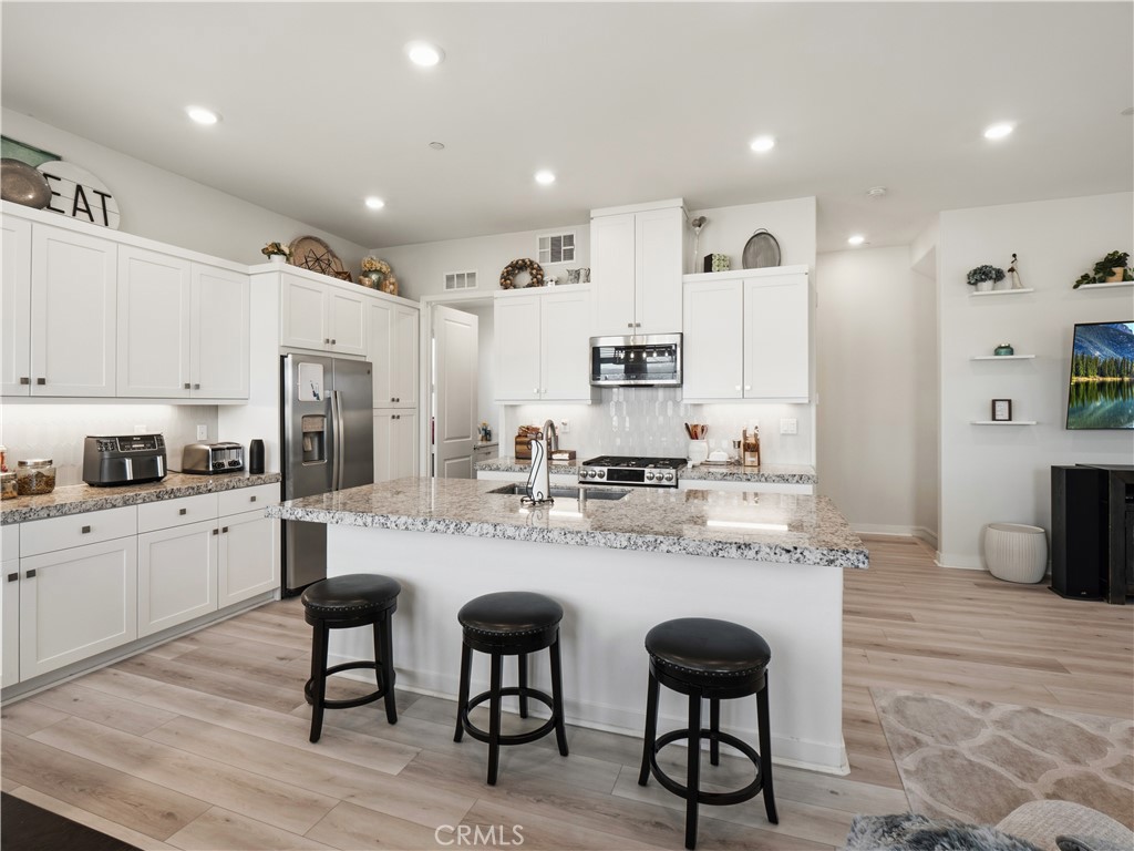 27013 Hummingbird Lane Valencia, CA 91381 - Photo 19 of 54