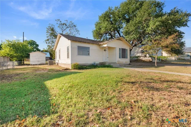 $175,000 | 18 Del Norte Street, Lampasas, TX 76550