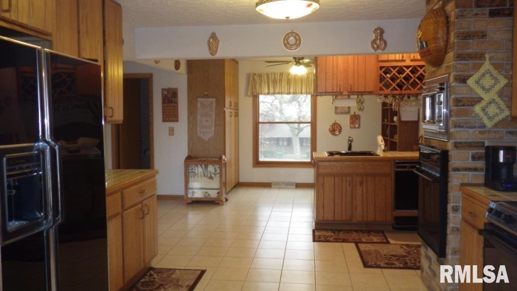 415 Ridge Drive Geneseo, IL 61254 - Photo 2 of 23 Gallery Image 2