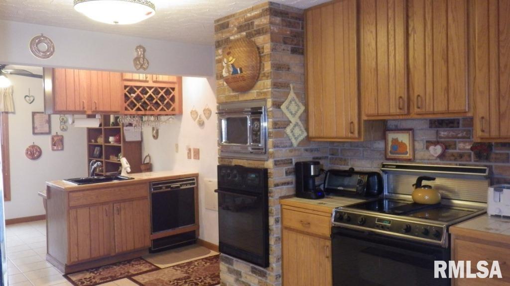 415 Ridge Drive Geneseo, IL 61254 - Photo 4 of 23 Gallery Image 4
