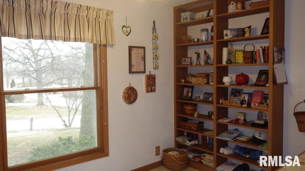 415 Ridge Drive Geneseo, IL 61254 - Photo 6 of 23 Gallery Image 6