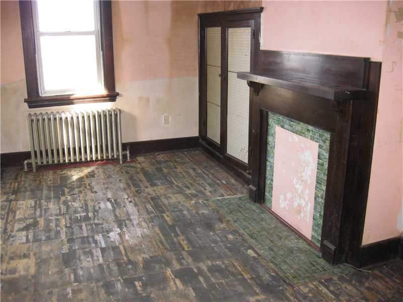 810 Pine Hollow Road McKees Rocks, PA 15136 - Photo 8 of 17 Dining Room.