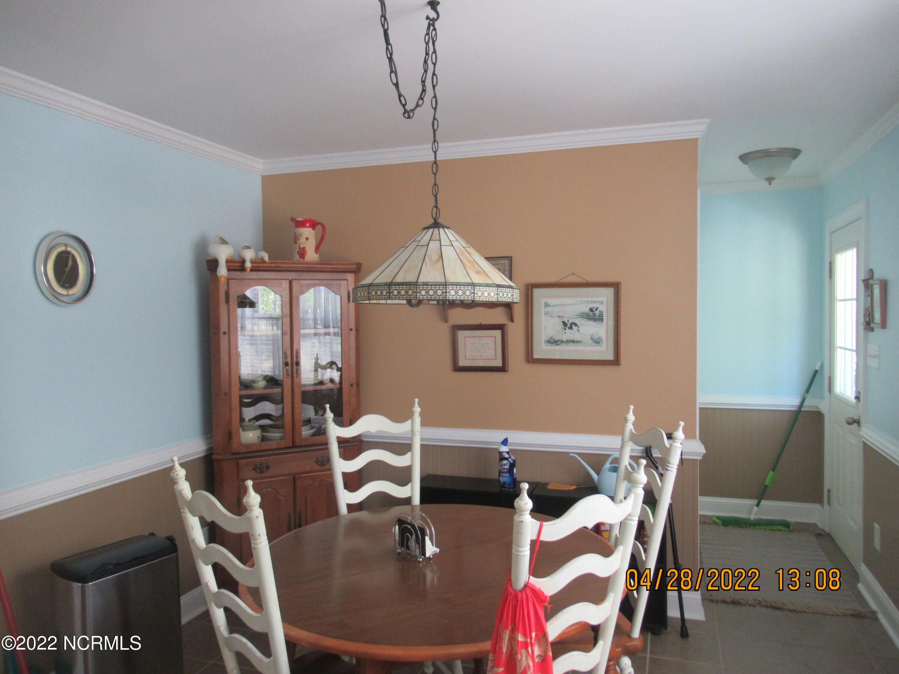 128 Burton Road Southport, NC 28461 - Photo 8 of 16 Dining Area