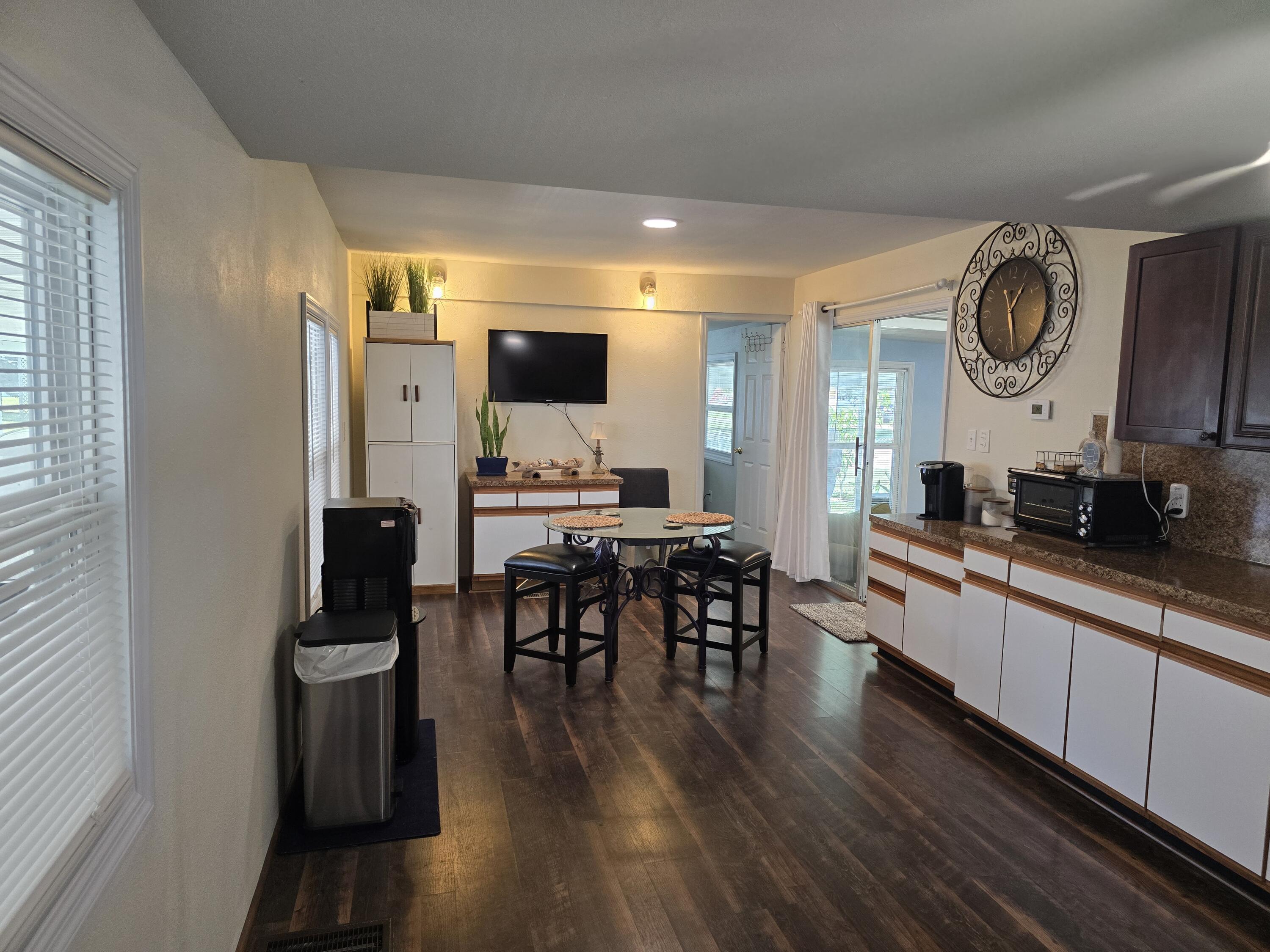 1061 Lake Circle Okeechobee, FL 34974 - Photo 11 of 41 20250405_132738