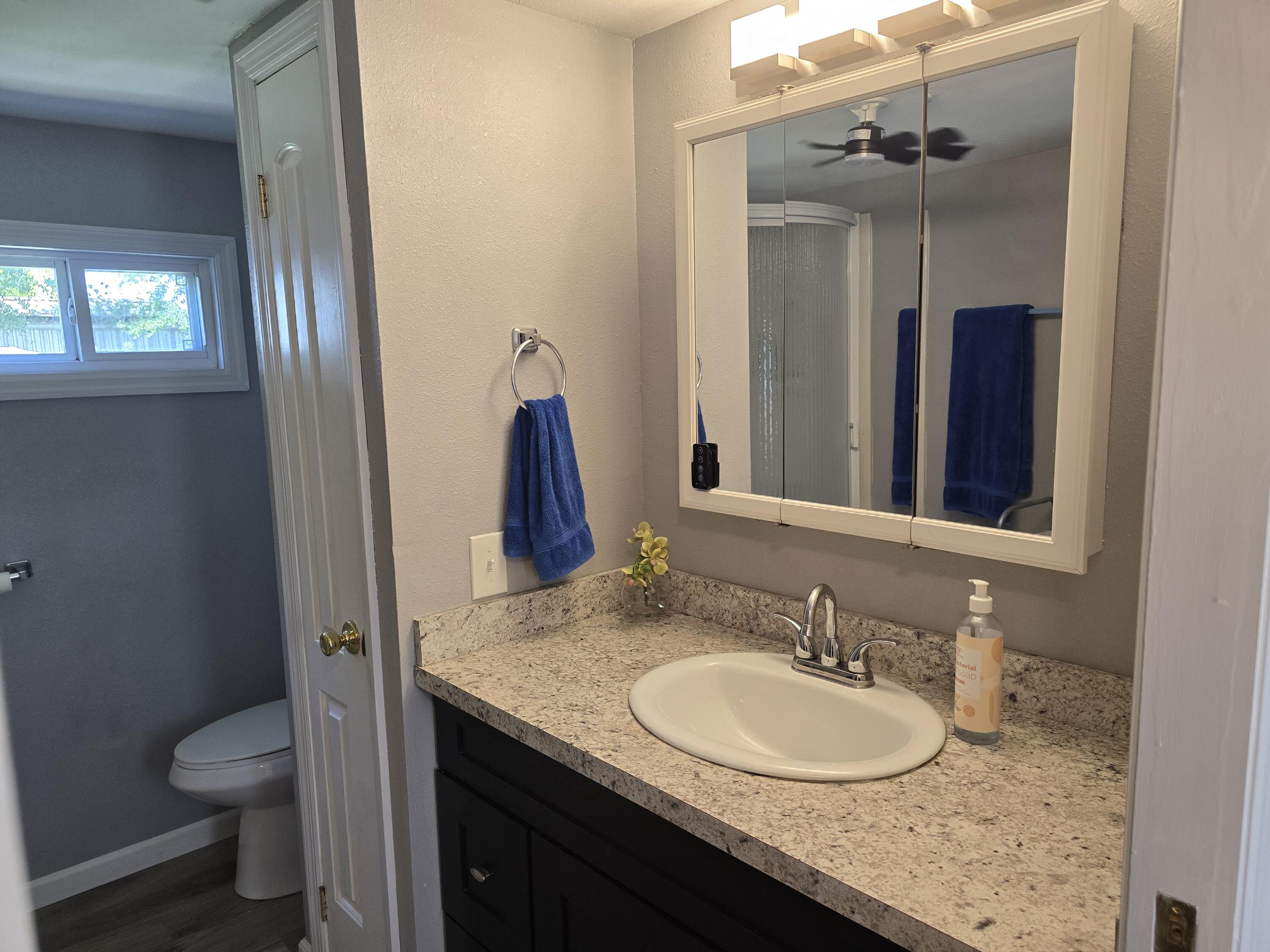 1061 Lake Circle Okeechobee, FL 34974 - Photo 16 of 41 20250405_132801