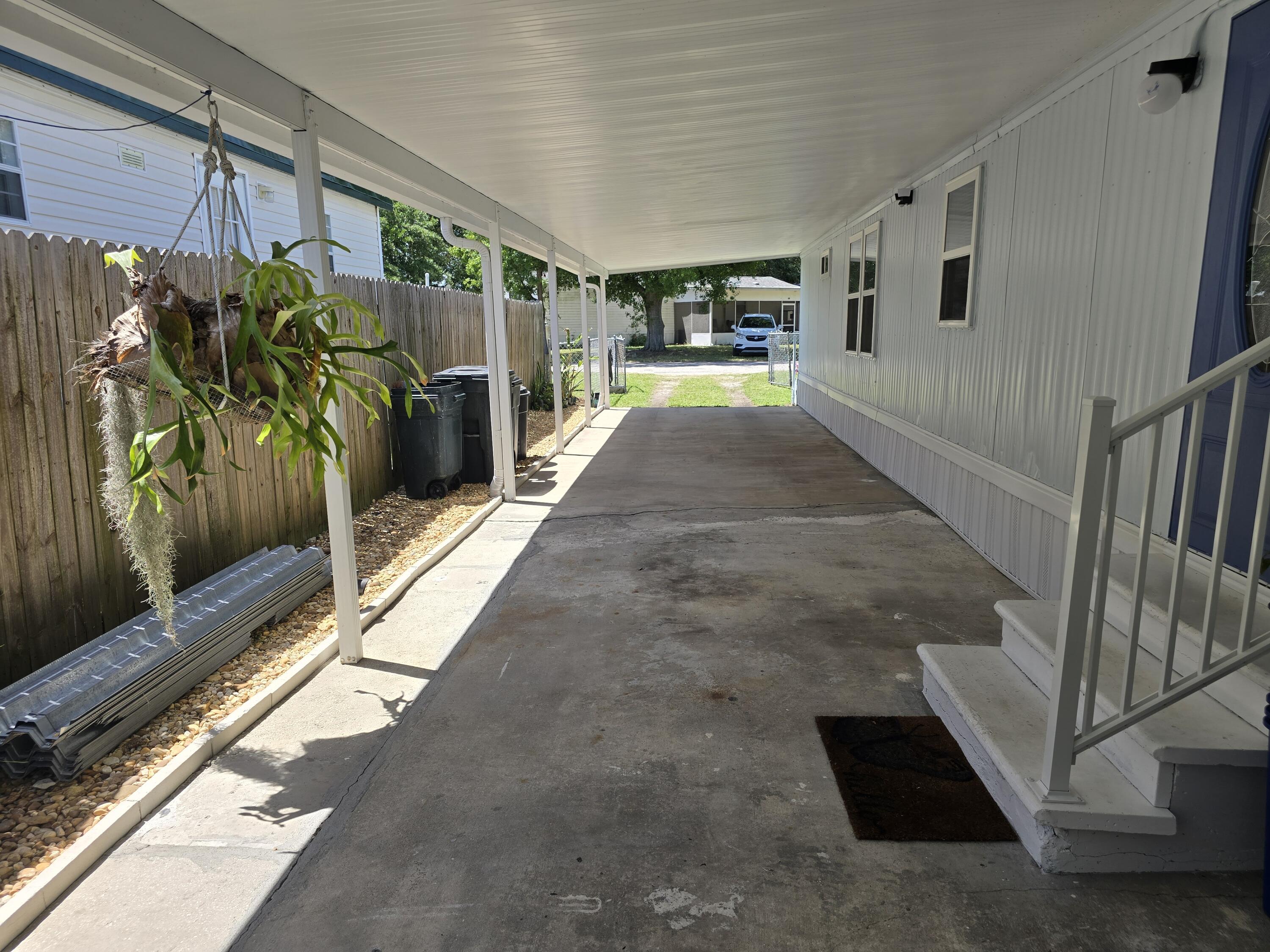 1061 Lake Circle Okeechobee, FL 34974 - Photo 24 of 41 20250405_135901