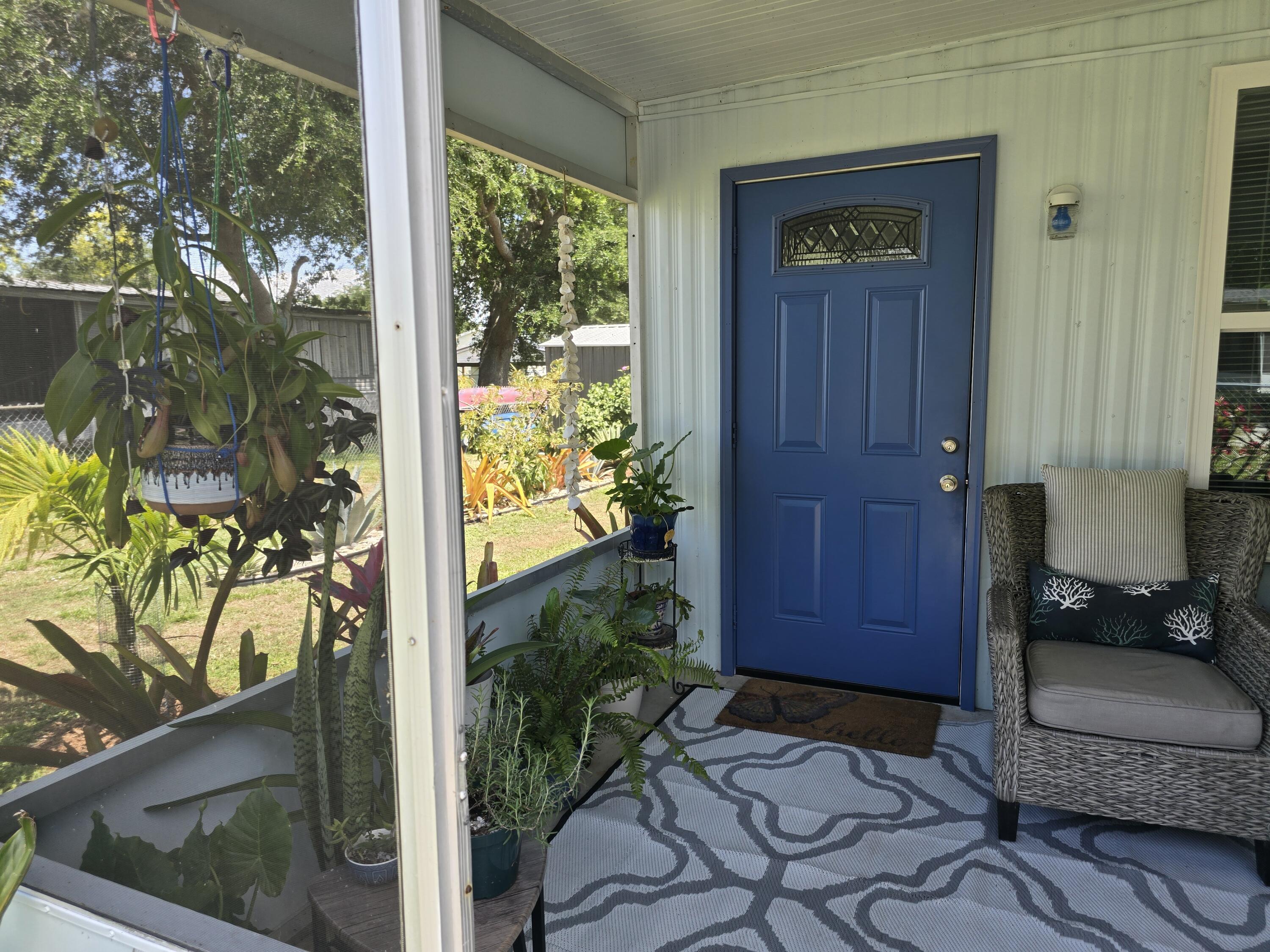 1061 Lake Circle Okeechobee, FL 34974 - Photo 4 of 41 20250405_133721