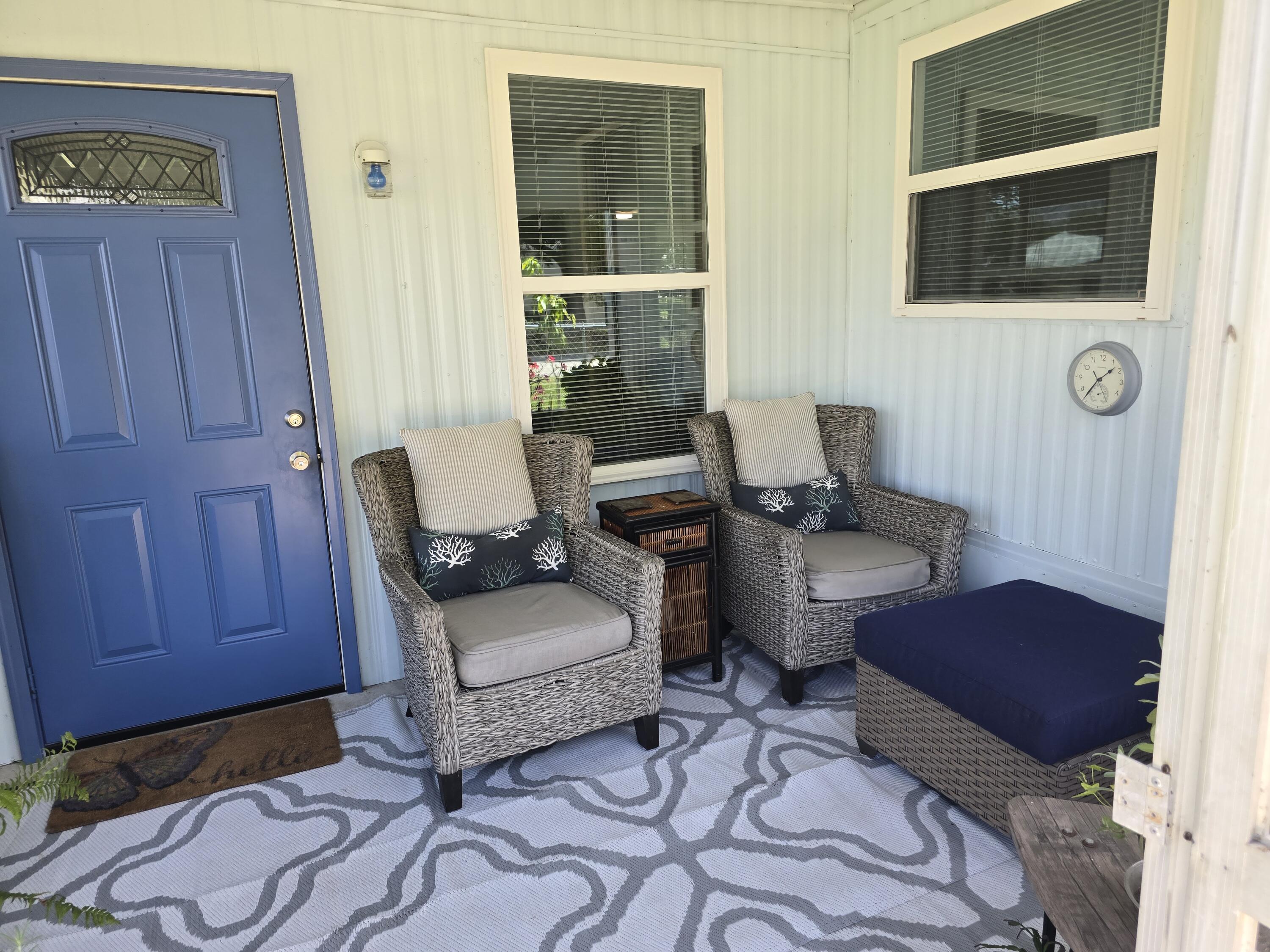 1061 Lake Circle Okeechobee, FL 34974 - Photo 5 of 41 20250405_133713