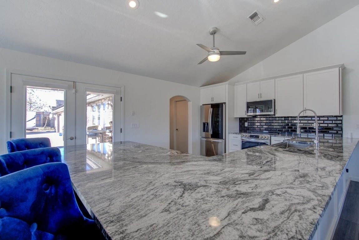 23205 Slough Road Weed, CA 96094 - Photo 13 of 50 Gallery Image 13