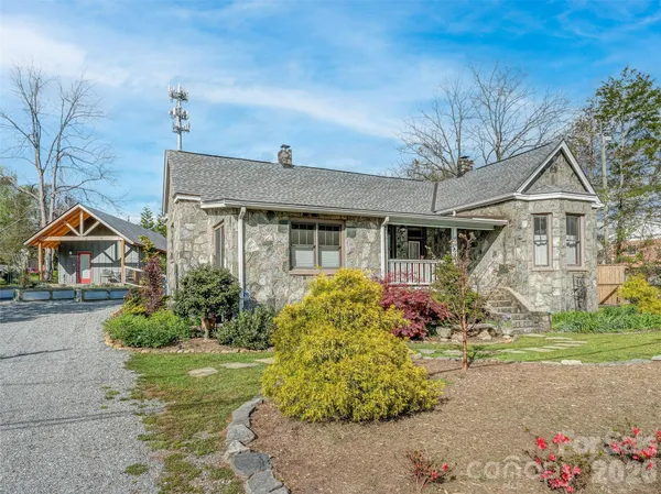 $850,000 | 60 West Morgan Street, Brevard, NC 28712