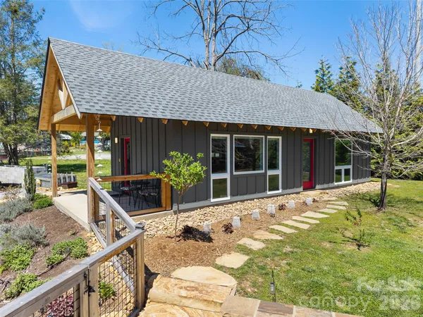 $850,000 | 60 West Morgan Street, Brevard, NC 28712